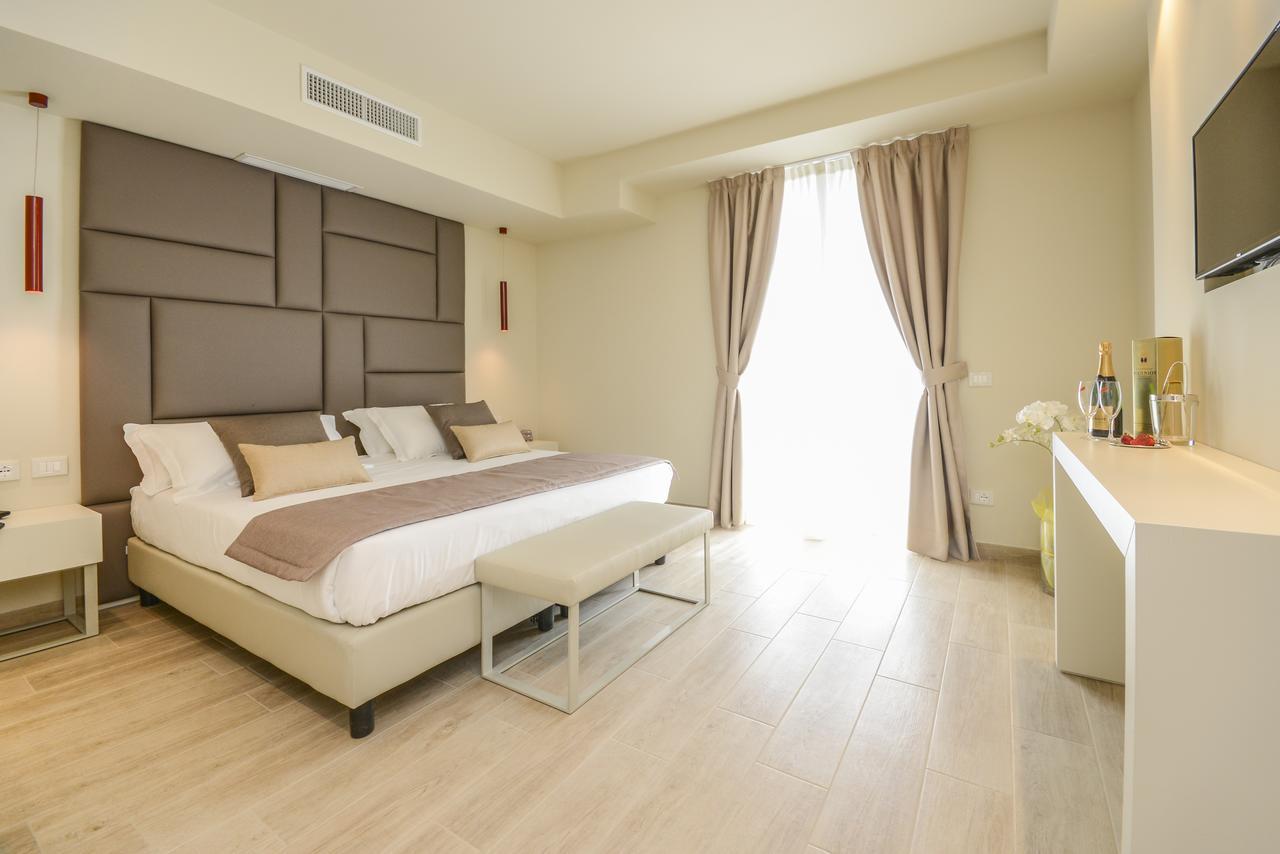 Hotel Villa Garuti Padenghe sul Garda Eksteriør bilde