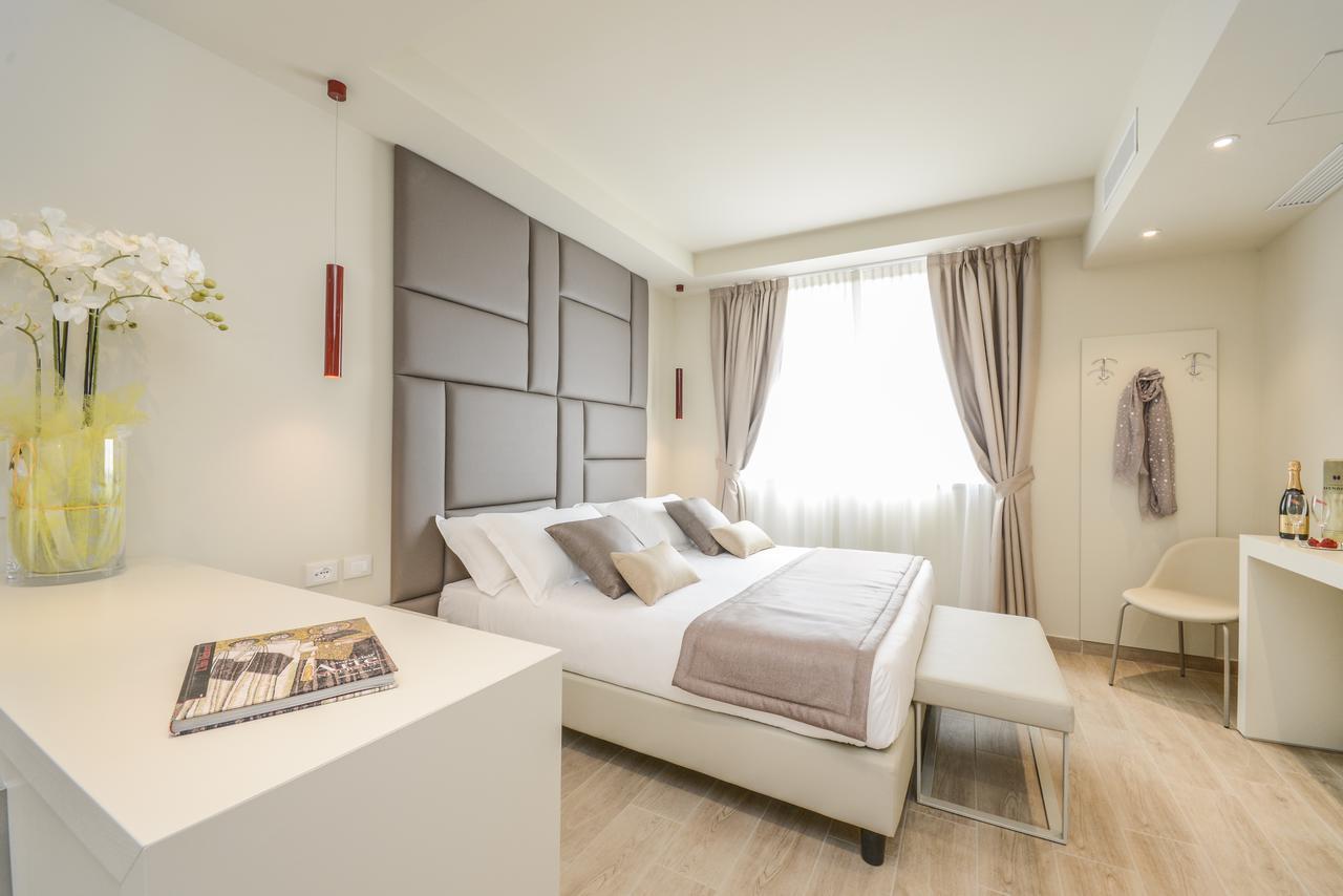 Hotel Villa Garuti Padenghe sul Garda Eksteriør bilde