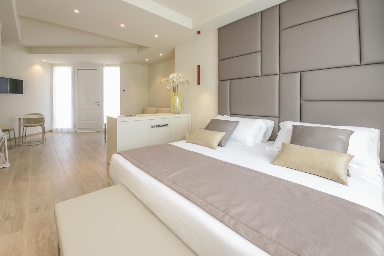 Hotel Villa Garuti Padenghe sul Garda Eksteriør bilde